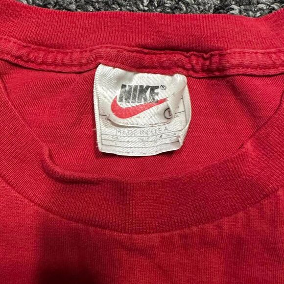 Nike Embroidered Swoosh T-Shirt – Red – Size L - Picture 3 of 7
